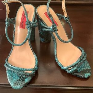 NEVER WORN- Green snake print heels